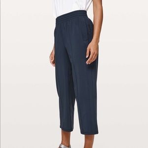 Lululemon Wanderer Crop - True Navy